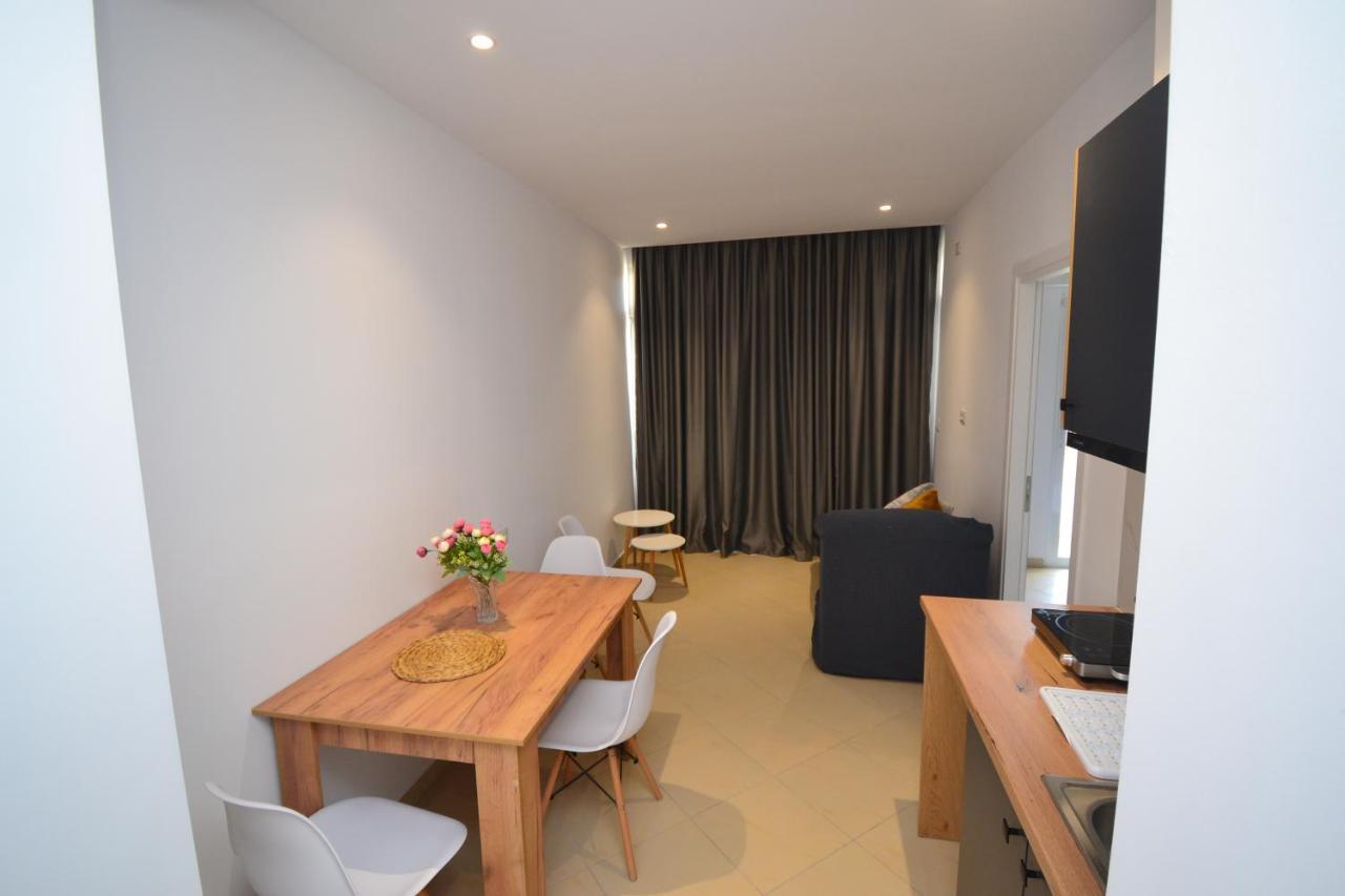 E&L Luxury Apartments ساراندا المظهر الخارجي الصورة