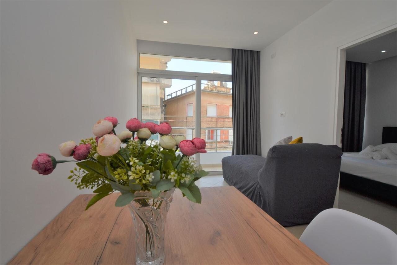 E&L Luxury Apartments ساراندا المظهر الخارجي الصورة