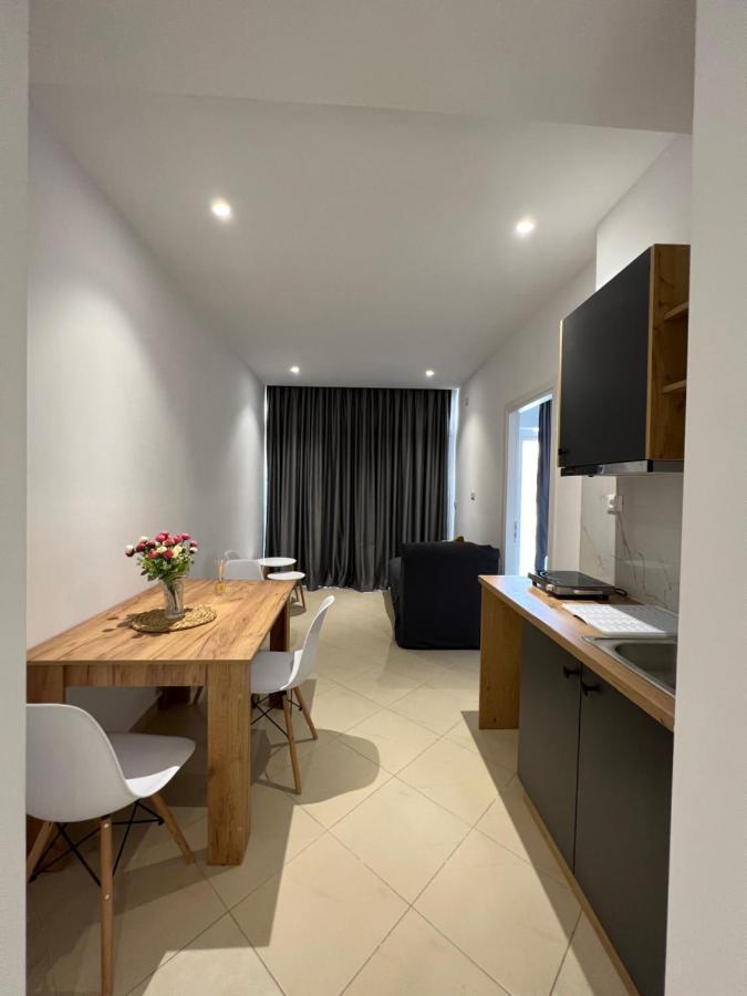 E&L Luxury Apartments ساراندا المظهر الخارجي الصورة
