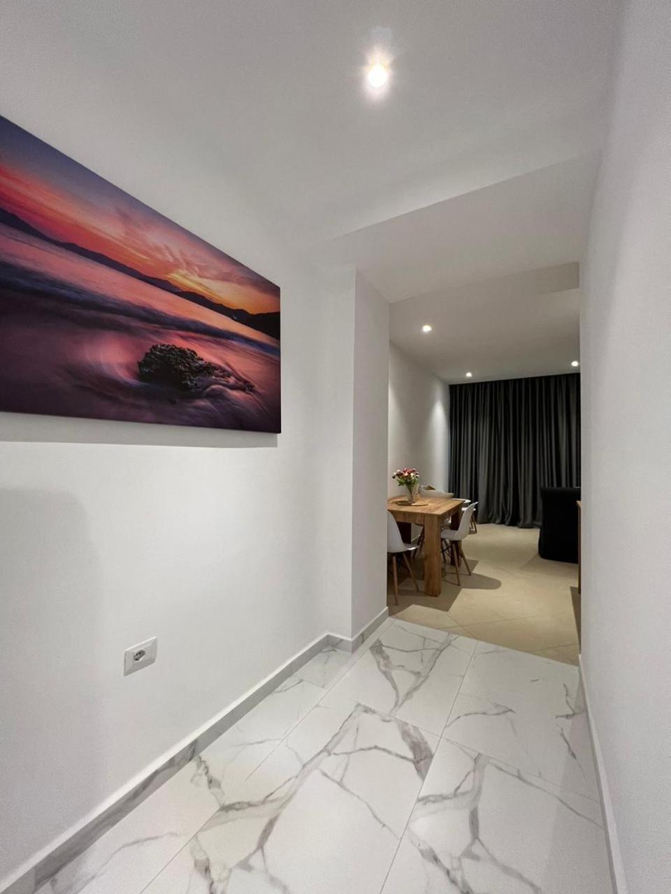 E&L Luxury Apartments ساراندا المظهر الخارجي الصورة