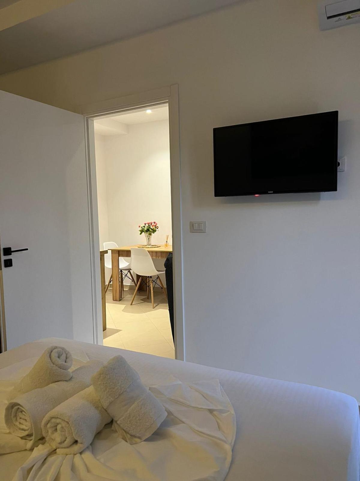 E&L Luxury Apartments ساراندا المظهر الخارجي الصورة